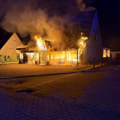 FW-ROW: Brennt Einfamilienhaus