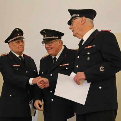 FW Bad Segeberg: Jahreshauptversammlung der Freiwilligen Feuerwehr Bad Segeberg Eine besondere und erstmalige Auszeichung für den ausgeschiedenen Zugführer