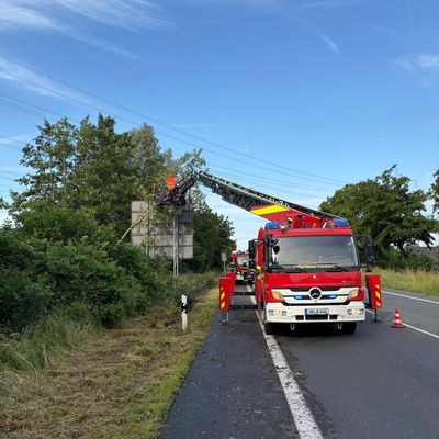 FW-WRN: Fünf sturmbedingte Einsätze nach Unwetter im Stadtgebiet