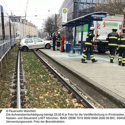 FW-M: Verkehrsunfall in der Innenstadt endet glimpflich (Neuhausen-Nymphenburg)