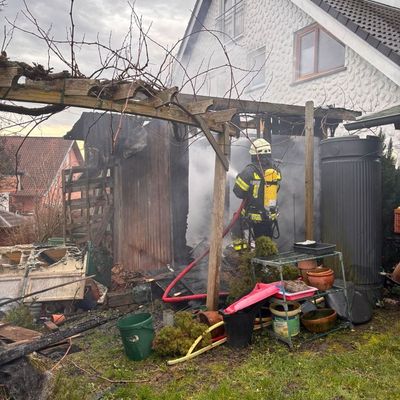 KFV Bodenseekreis: Schuppen im Vollbrand am Funkensonntag