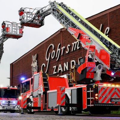 FW-GL: Feuerwehr Bergisch Gladbach stellt dritte Drehleiter in Dienst