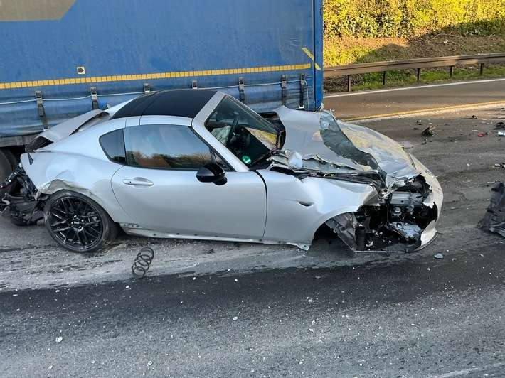 FW-BOT: Verkehrsunfall auf der Autobahn A2 in Bottrop