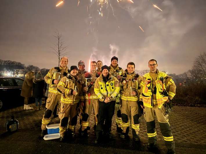 FW-GL: Ruhiger Jahreswechsel 2025/26 - Feuerwehr und Rettungsdienst gut vorbereitet