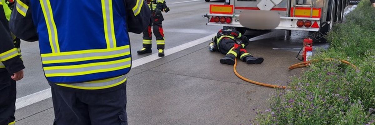 FW-ROW: Heißgelaufene Lkw-Bremse sorgt für Feuerwehreinsatz auf der A1