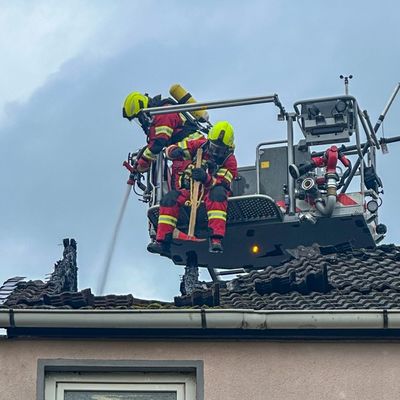 FW Flotwedel: Großeinsatz fordert Feuerwehren in Eicklingen