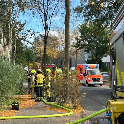 FW Ratingen: Ausgelöster Heimrauchmelder mit deutlich wahrnehmbaren Brandgeruch