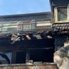 FW-OB: Balkonbrand greift auf Wohnung und Teile des Daches über