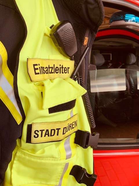FW Düren: Schwerer Verkehrsunfall auf der B399