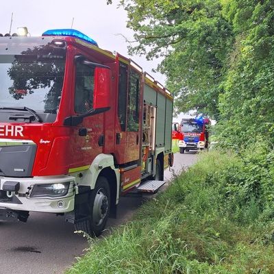 FW Sonsbeck: Zwei Einsätze: Sturmschaden und Verkehrsunfall auf der A57
