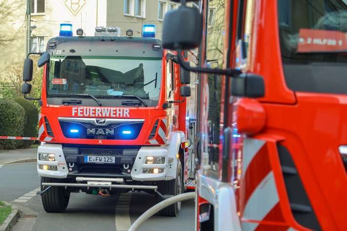 FW-E: Küchenbrand im dritten Obergeschoss - schnelle Brandbekämpfung verhindert Brandausbreitung
