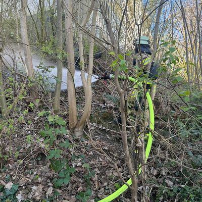 FW-EN: Vier Einsätze für die Feuerwehr am Wochenende - Brandausbreitung auf Einfamilienhaus an der Friedhofstraße verhindert - Brand im Hang am Beethovenweg