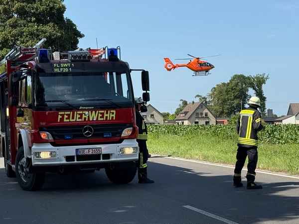 FFW Schwalmtal: Schwerer Verkehrsunfall in Hehler - Motorradfahrer schwer verletzt, Rettungshubschrauber im Einsatz