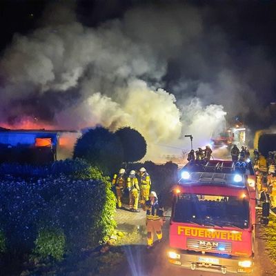 FW Osterholz-Scharm.: Gebäudebrand