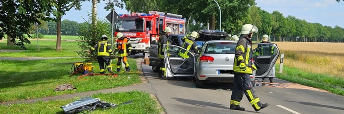 FW-ROW: Zwei Verletzte nach Unfall