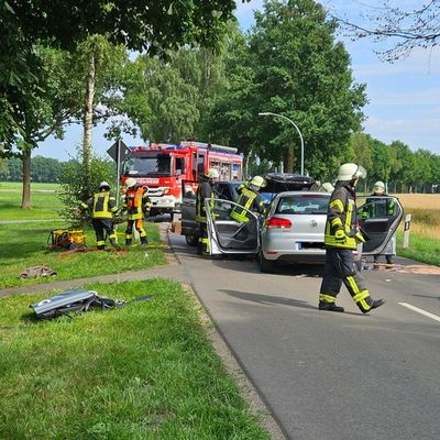 FW-ROW: Zwei Verletzte nach Unfall
