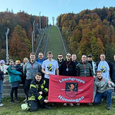 FW Ense: Löschgruppe Hünningen beim Schanzenlauf in Oberstdorf