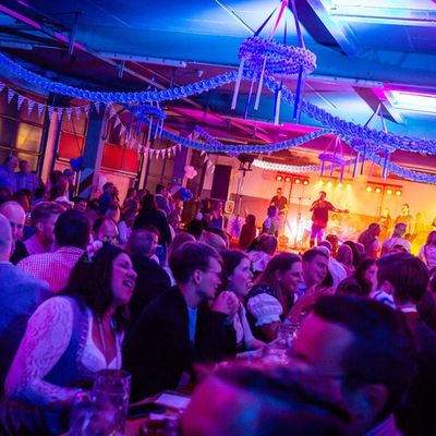 Feuerwehr MTK: Feuerwehren laden zu drei Veranstaltungen im September ein: Sommerfest in Okriftel sowie Oktoberfest und Tag der offenen Tür in Hattersheim