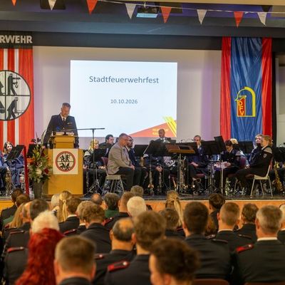 Feuerwehr Kalkar: Zweimal 100 Jahre Feuerwehrgeschichte - Stadtfeuerwehrfest in Kalkar mit hochrangigen Ehrengästen gefeiert