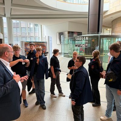 FW-WRN: Jugendfeuerwehr Werne besucht den Landtag Nordrhein-Westfalen