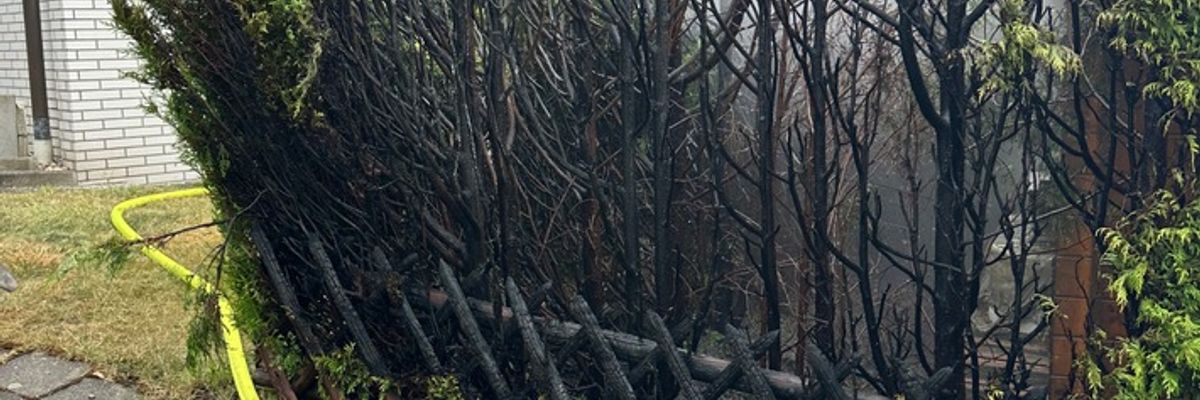 FW-EN: Brand einer Hecke löst Feuerwehreinsatz aus