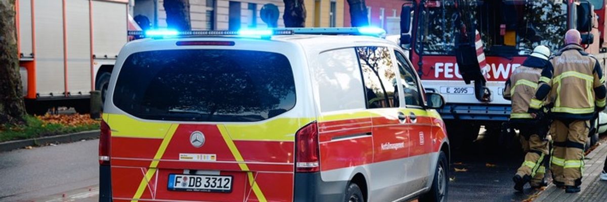 FW-E: Person von Regionalzug erfasst - Einsatz am Bahnhof Essen-Kray Nord
