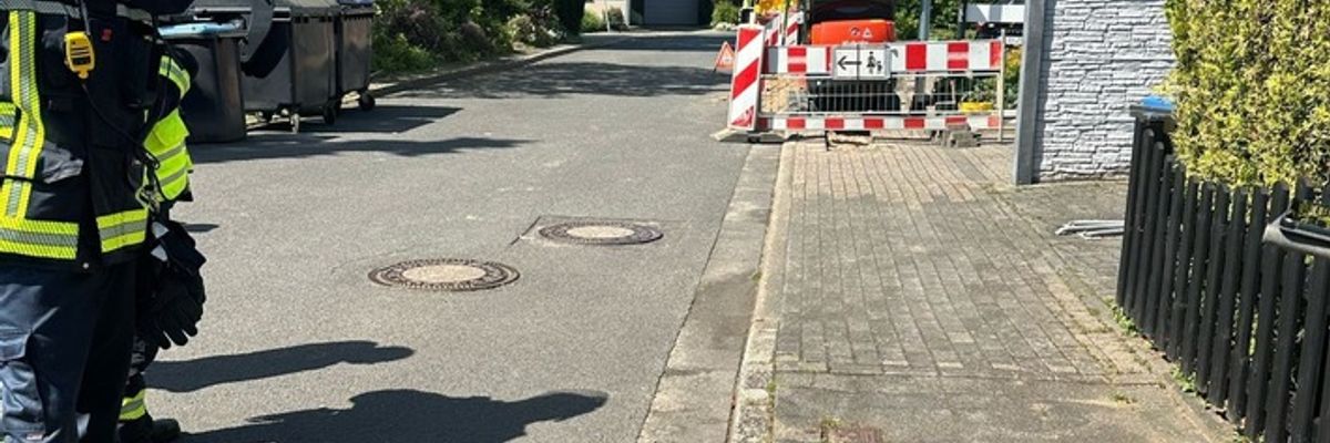 FW Neukirchen-Vluyn: Beschädigte Gasleitung sorgt für Feuerwehreinsatz