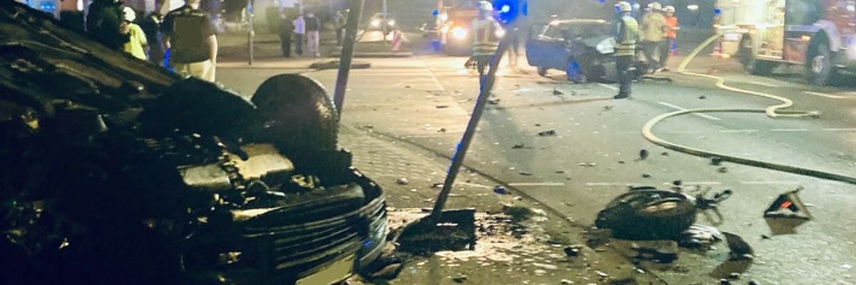 FW-EN: Schwerer Verkehrsunfall mit vier Verletzten in Hattingen
