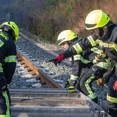 FW-OE: Großübung im Erbscheidtunnel: Feuerwehren aus Olpe und Attendorn proben den Ernstfall