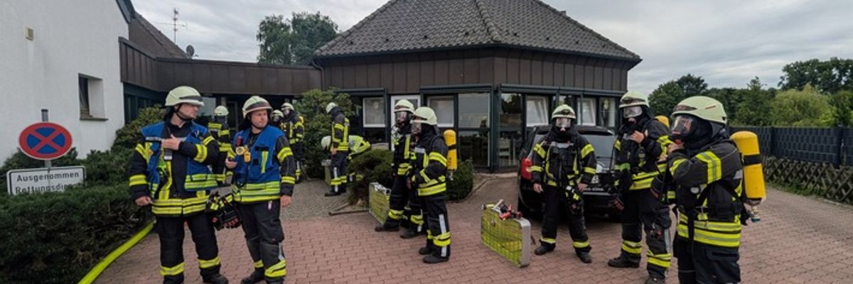 FW-KLE: Brand in Pflegeheim - Zwei Pflegekräfte verletzt, Bewohner:innen bleiben unverletzt