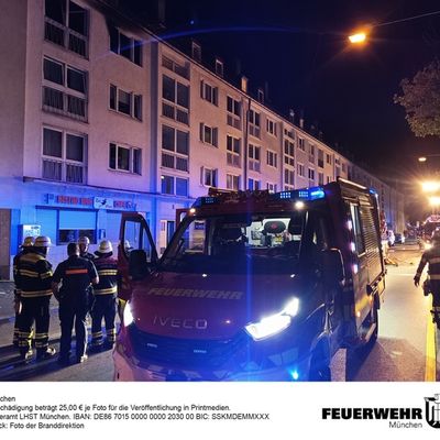 FW-M: Ausgedehnter Wohnungsbrand in Mehrfamilienhaus (Neuharlaching)
