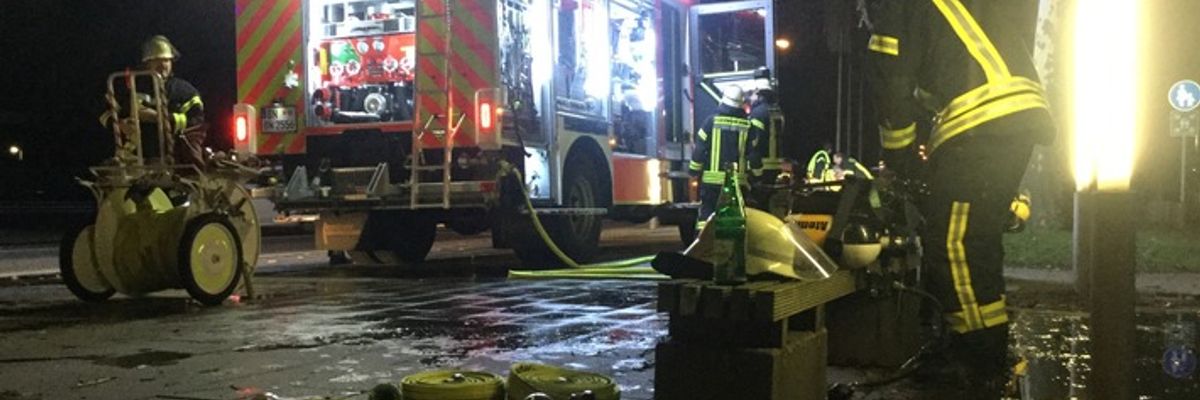 FW-BN: Kellerbrand in der Bonner Nordstadt - Einsatzkräfte von Feuerwehr und Rettungsdienst schon am Vorabend zu Silvester gefordert