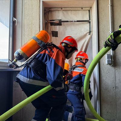 FW Ratingen: 24 Stunden lang Feuerwehrluft schnuppern: Vier Einsätze für die Jugendfeuerwehr