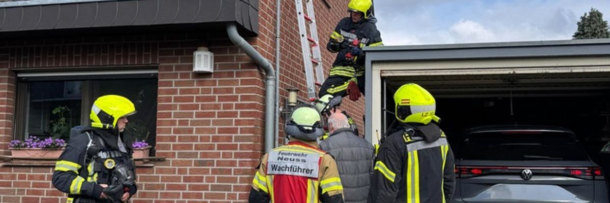 FW-NE: Kabelbrand an Photovoltaikanlage löst Feuerwehreinsatz aus | Keine Verletzten