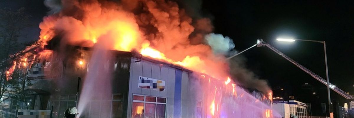 FW-OE: Vollbrand eines Handwerksbetriebs in Lennestadt-Altenhundem