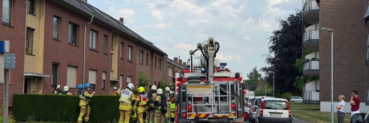FW Tönisvorst: Wohnungsbrand in Tönisvorst - 2 Personen durch Feuerwehr gerettet Feuerwehr rettet zwei Personen aus einer verrauchten Brandwohnung. Fünf weitere Bewohner und eine Katze wurden in Sicherheit gebracht.