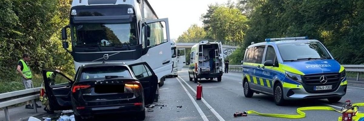 FW Paderborn: Verkehrsunfall auf der B1n fordert zwischen den Ausfahrten Diebesweg und Schützenstraße ein Todesopfer