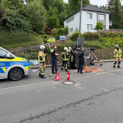 FW Mettmann: Schwerer Verkehrsunfall auf der Talstraße / K37