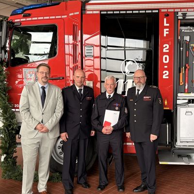 FW-OE: Festlicher Sonntag im Haus der Feuerwehr