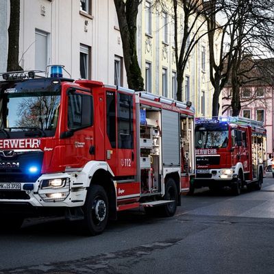 FW-MK: Entstehungsbrand in einer Lagerhalle