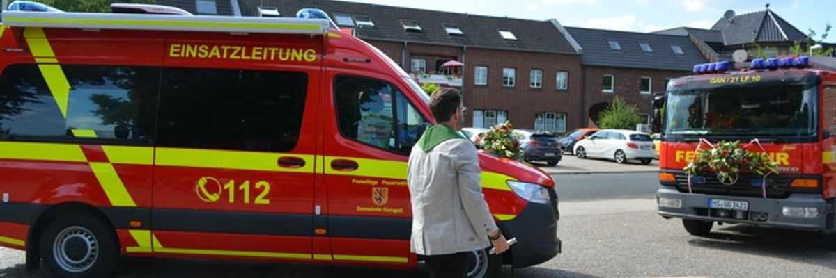 FW Gangelt: Zwei neue Fahrzeuge zum Jubiläum