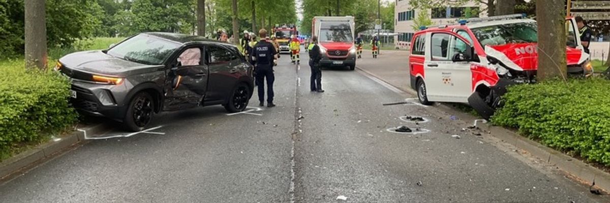 FW-DO: Verkehrsunfall mit Notarzteinsatzfahrzeug