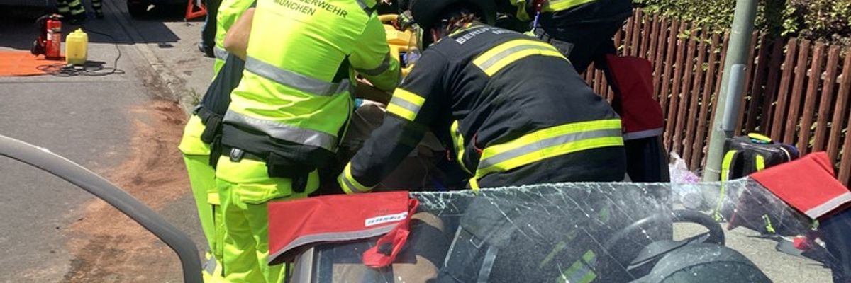 FW-M: Schweres Gerät zur schonenden Rettung (Aubing)