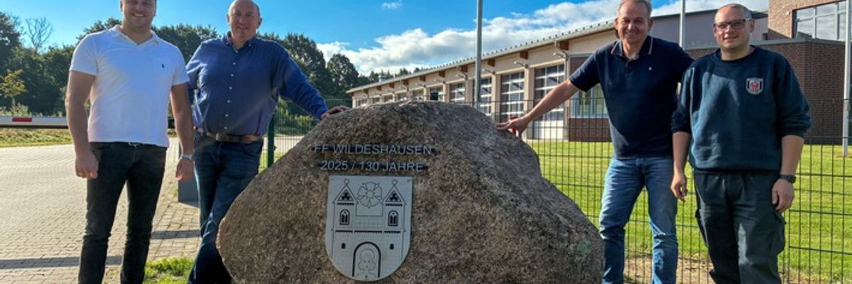 FW-OLL: Ein Stein für die Ewigkeit - Feuerwehr Wildeshausen feiert 130-jähriges Bestehen mit besonderem Jubiläumsgeschenk