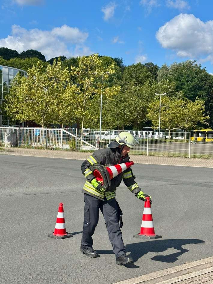 FW-EN: Wetter - 15 neue Einsatzkräfte starten Grundlehrgang bei der Feuerwehr Wetter (Ruhr)
