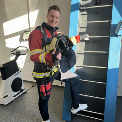 FW-Stormarn: Marcell Jansen unterstützt Feuerwehr: Fokus auf Fitness und Gesundheit der Einsatzkräfte