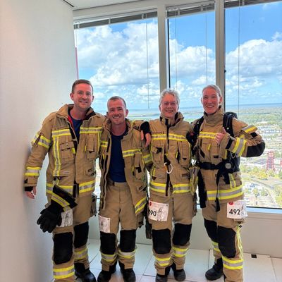 FW-KLE: Vier Klever Feuerwehrleute meistern den Firefighter Stair Climb