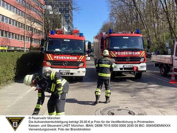 FW-M: Bus bleibt in Unterführung stecken (Haidhausen)