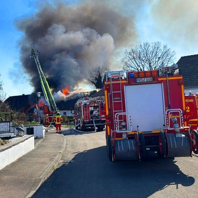 KFV Bodenseekreis: Großeinsatz für die Feuerwehr: Wohnhausbrand in Bermatingen
