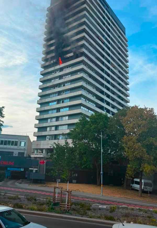 FW-MH: Brandeinsatz am Hans-Böckler-Platz
